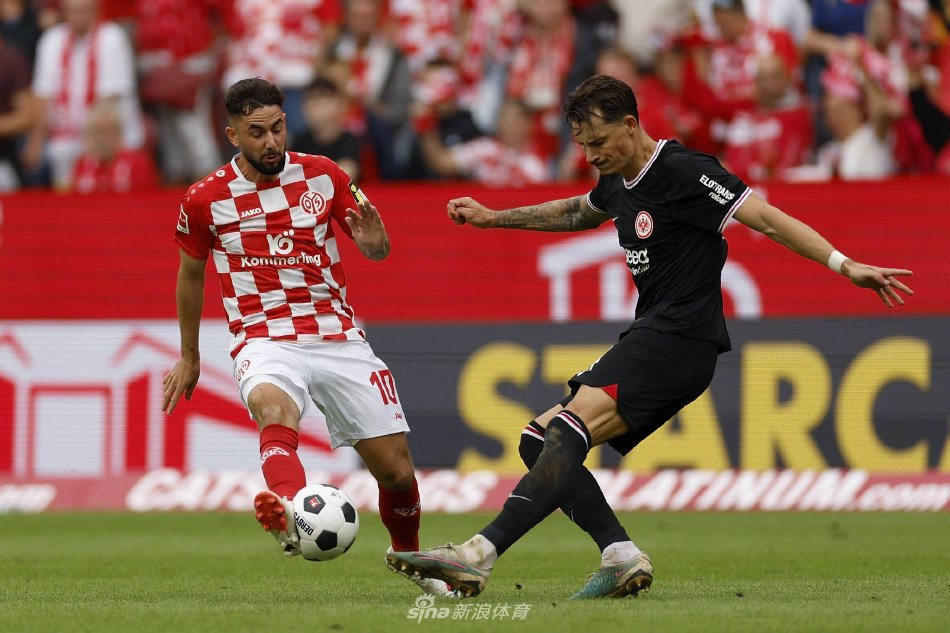 万名观众 万名观众